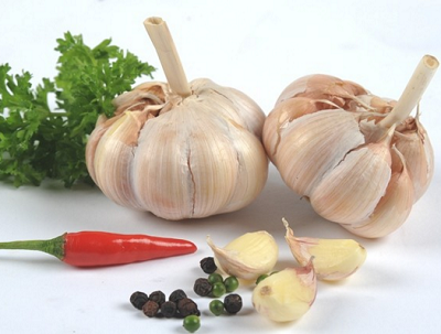 Health Benefits and Uses For Garlic